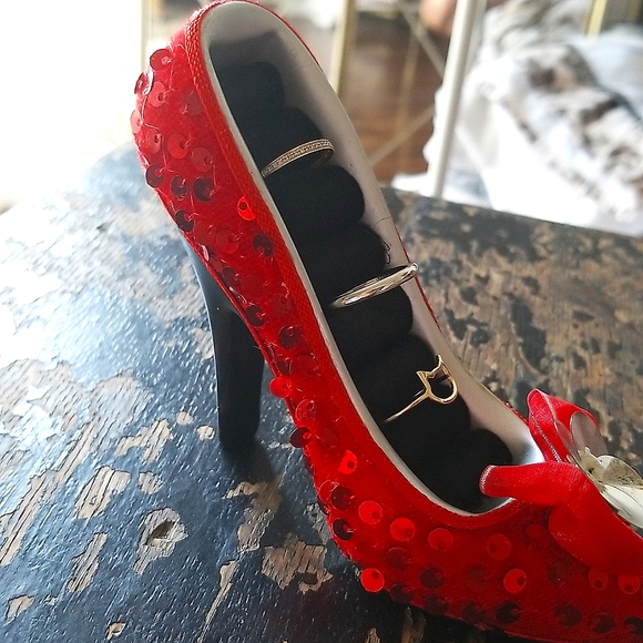 Ruby Red Slipper, Ring Holder.❤❤ - Picture 2 of 4